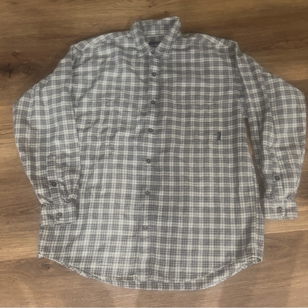 Patagonia Men's Gray and White Plaid Shirt L handsome button up